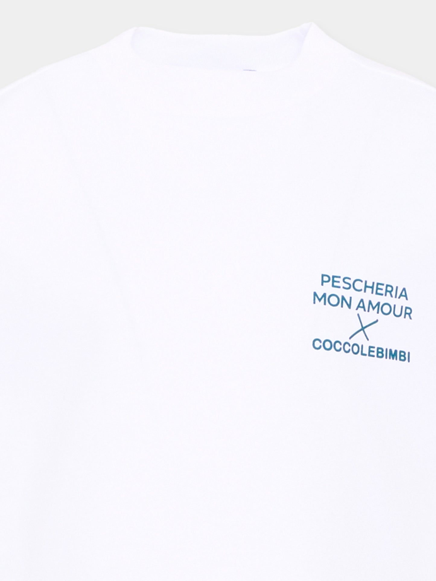 T-shirt a manica corta bianca per bambini con frase sul retro,Pescheria Mon Amour X Coccolebimbi,PMAK TS010 WHT