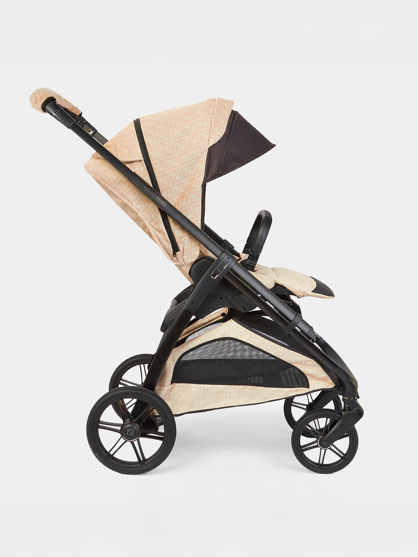 Beige stroller for babykids