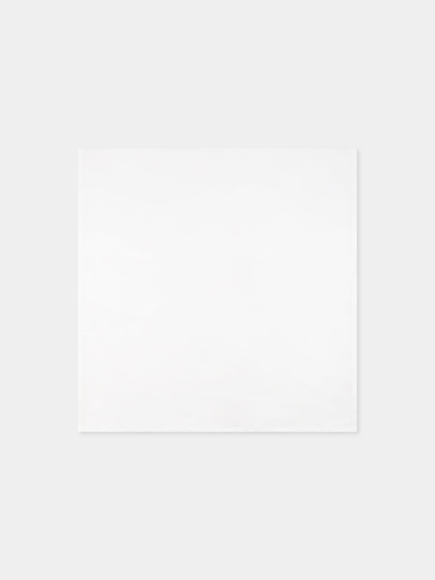 White sheet set for babykids with bee