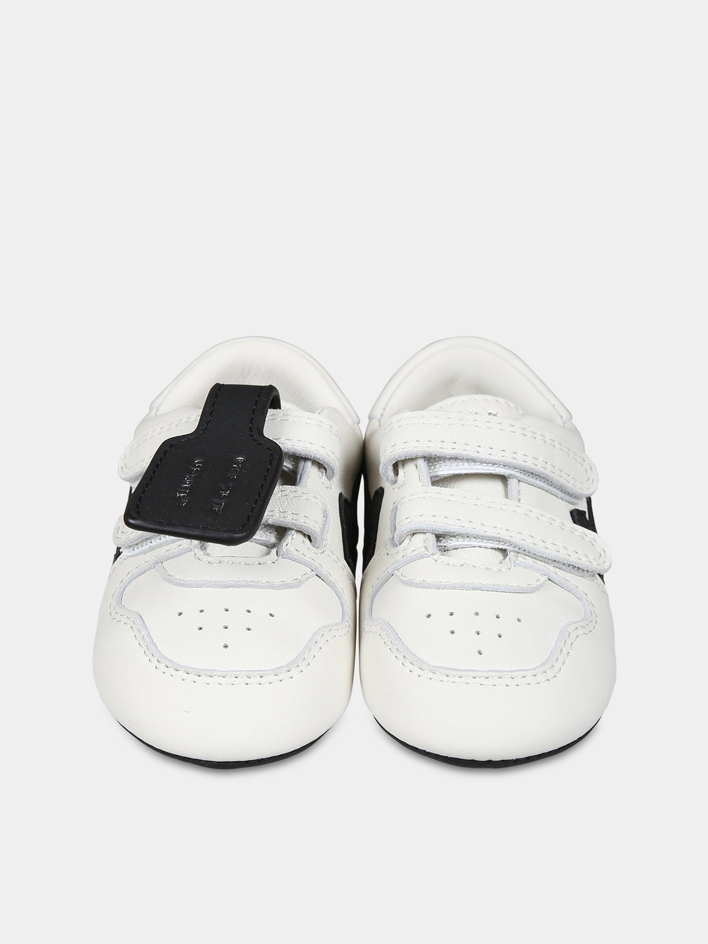 Sneakers basse bianche da culla per neonati con iconica freccia,Off White,OBXI001F23LEA0010110