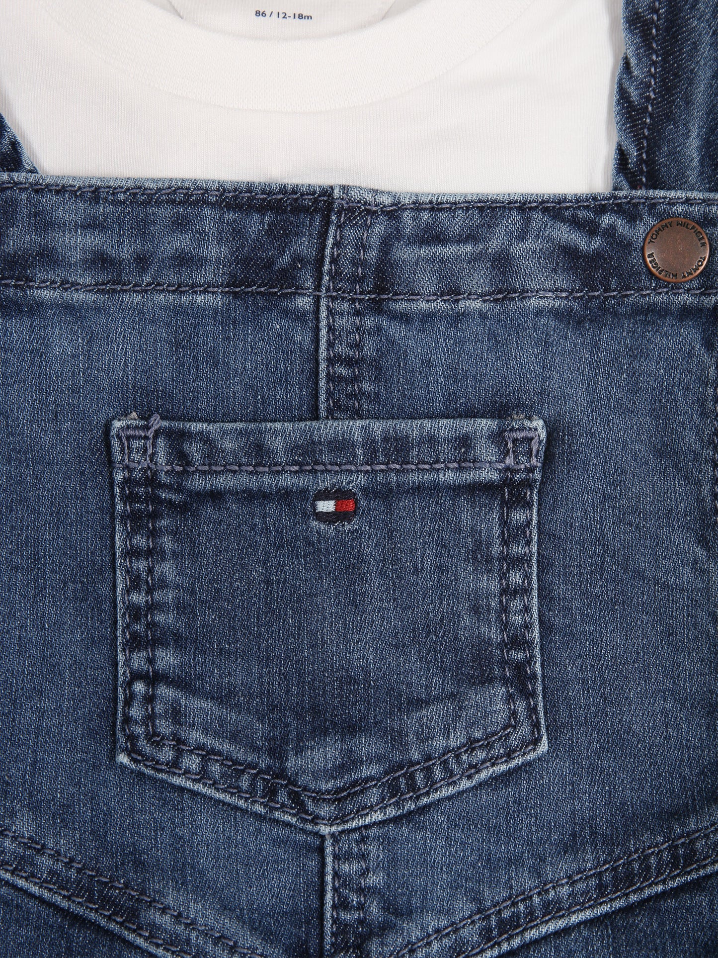 Salopette in denim per neonato con iconica bandierina,Tommy Hilfiger Junior,23FMTHKN0KN01772J YBR