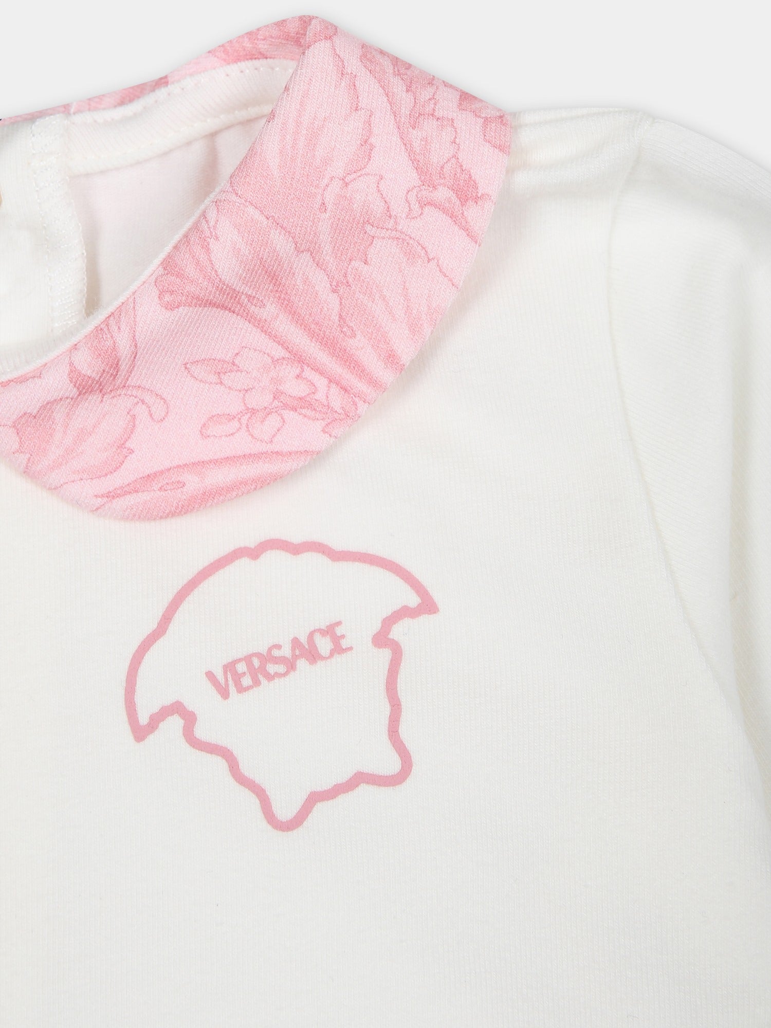 Tutina rosa per neonata con stampa barocco,Versace,1013380 1A09540 2W310