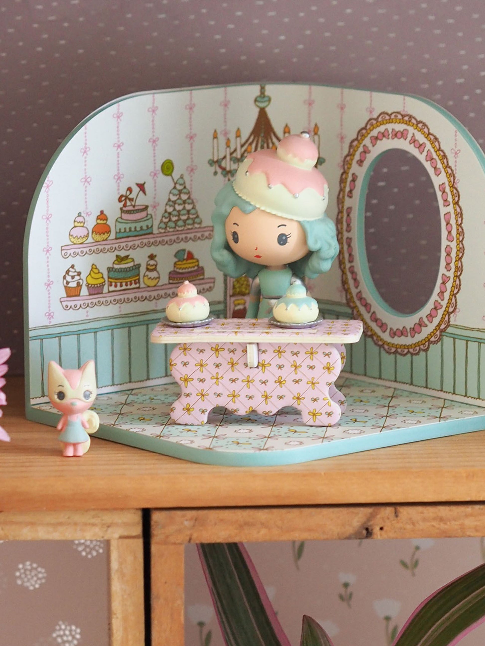 Set multicolor per bambini con bambola Charlie,Djeco,DJ06955